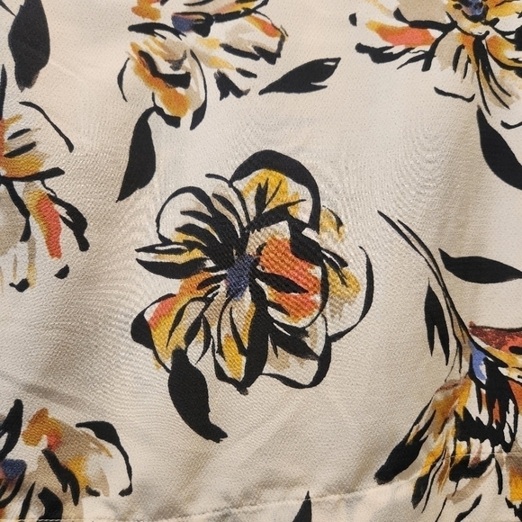 Madison floral print top Women's size small - Picture 9 of 9
